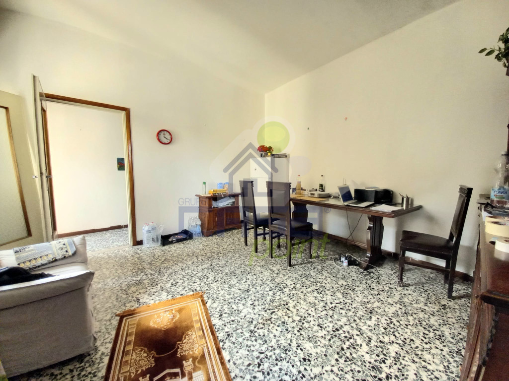 e125a534-90ac-471f-ac84-9f3e7c3baa43.jpg