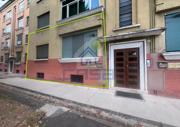 TRILOCALE CON BOX E CANTINA IN STABILE STORICO NEL CENTRO DEL PAESE