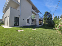Trilocale signorile con giardino privato