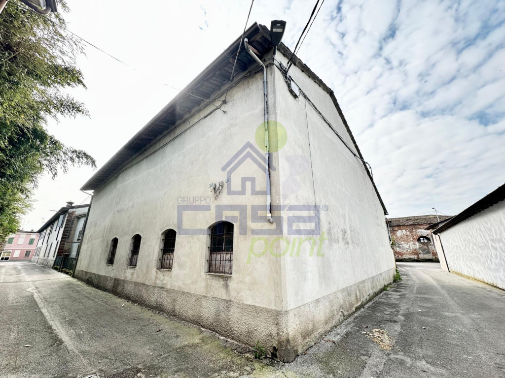 ESTERNO8.jpg