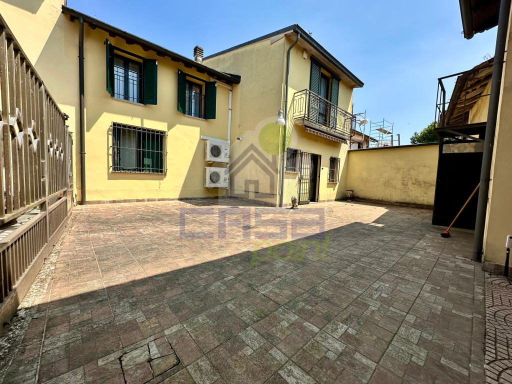 CORTILE-PRIVATO.jpg