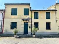 ESTERNO1.jpg