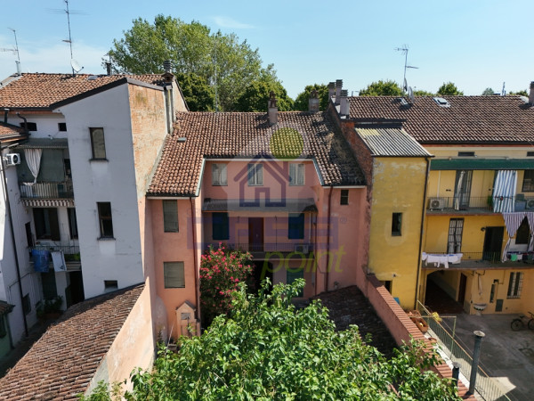 CASA INDIPENDENTE DA RISTRUTTURARE A CREMONA