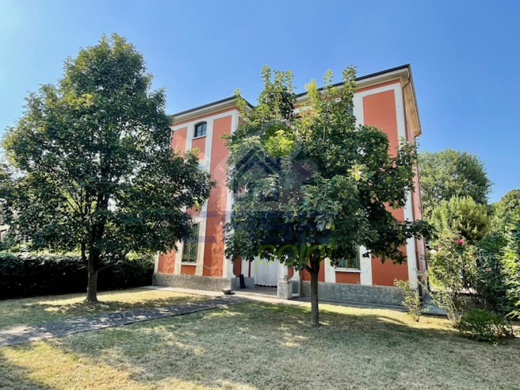 fronte villa