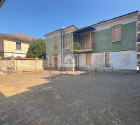 VILLA INDIPENDENTE IN CENTRO PAESE