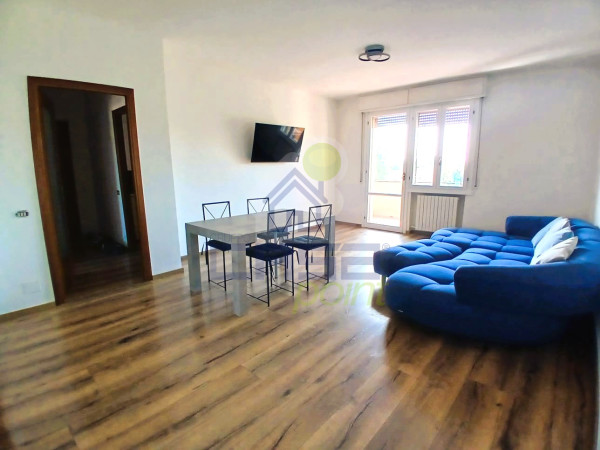 TRILOCALE CON BOX E CANTINA!