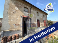 CASA INDIPENDENTE DI AMPIA METRATURA CON GIARDINO PRIVATO