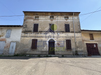 CASA INDIPENDENTE DI AMPIA METRATURA CON GIARDINO PRIVATO