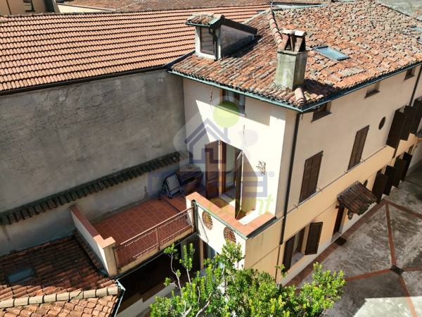 CASA SEMI INDIPENDENTE IN CENTRO A CREMONA