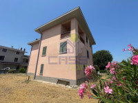 RETRO DELLA CASA IN CUI E' INSERITO L'APPARTAMENTO