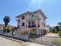 CASA IN CUI E' INSERITO L'APPARTAMENTO
