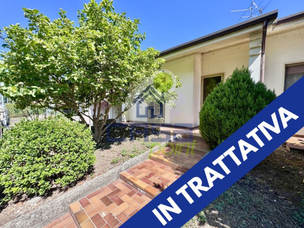 VILLA BIFAMILIARE CON GIARDINO E GARAGE