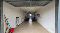 26 garage.jpeg