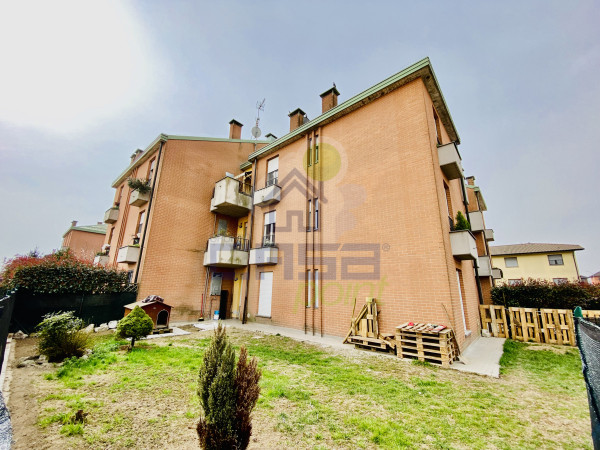 AMPIO BILOCALE CON GIARDINO PRIVATO