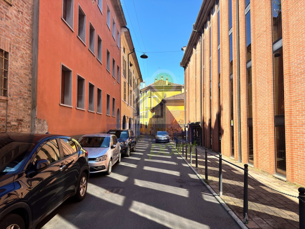 Garage in centro a Cremona – Sicuro, comodo e servito da ascensore!