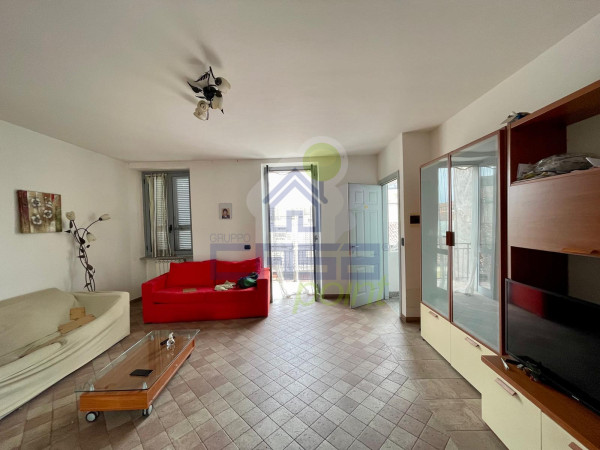 APPARTAMENTO SU DUE LIVELLI IN CENTRO PAESE