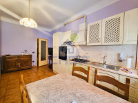 CASA di CORTE con COMFORT CARATTERE e CENTRALITA'