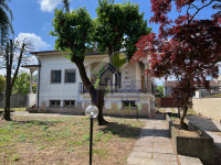 Villa singola con giardino in città, a due passi dal centro di Cremona