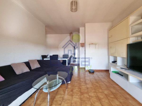 SPAZIOSO TRILOCALE con BOX e CANTINA