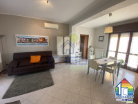 In Palazzina del 2011 con sole tre famiglie: Appartamento Trilocale con Box