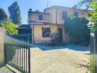vista-frontale-da-carraio.jpg