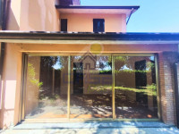 vista-veranda-dal-giardino.jpg