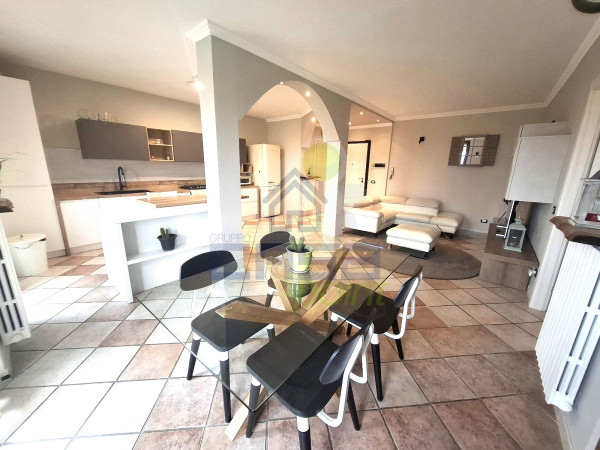 MODERNO TRILOCALE IN PICCOLA PALAZZINA
