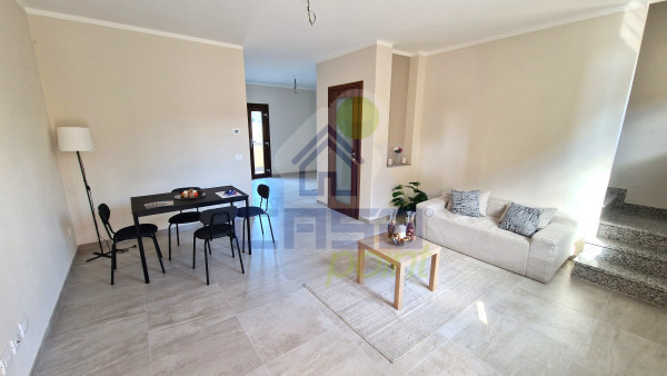 SIGNORILE VILLETTA , DUE LETTO, GIARDINO E GARAGE!