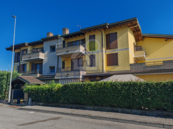 Trilocale con Spese Condominiali Contenute e Terrazzino!
