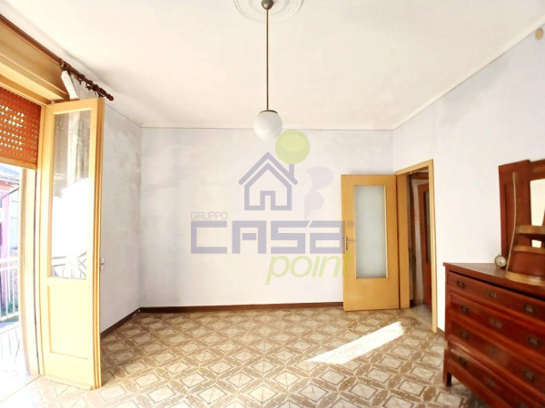 CASA DI CORTE NEL CENTRO DI ISOLA DOVARESE