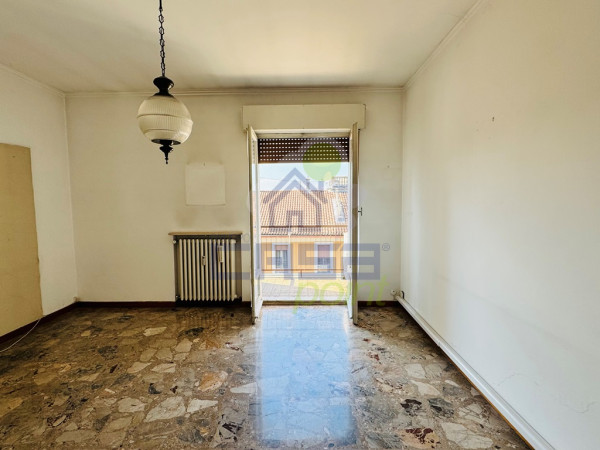 Trilocale con cantina e terrazzino in zona Castello