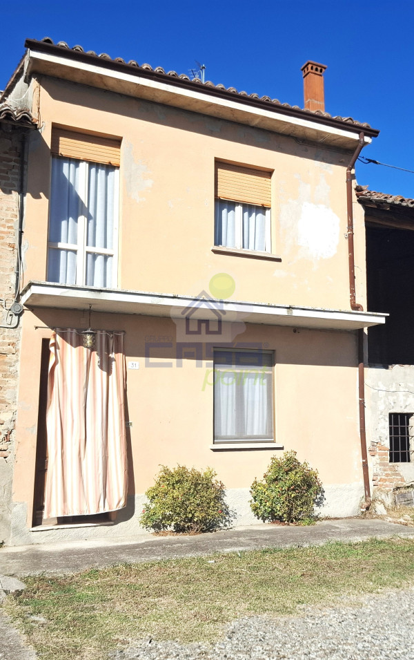 CASA AUTONOMA IN CORTE CON 3 CAMERE DA LETTO MATRIMONIALI