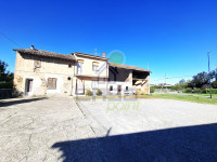 CASA ALL'INTERNO DELLA CORTE
