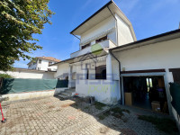 VILLA A SCHIERA SU TRE LIVELLI CON AMPI SPAZI