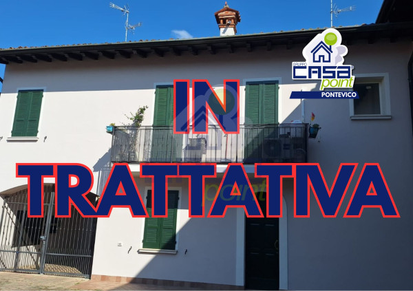 Appartamento trilocale con due posti auto separati