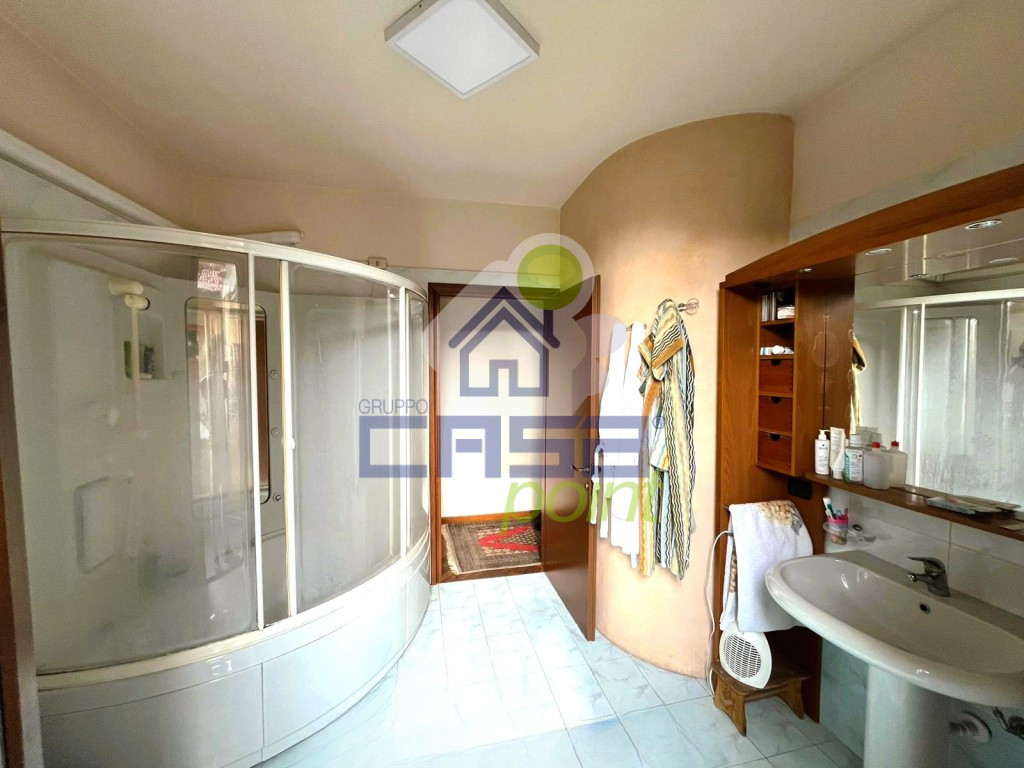 ae52fdad-4c94-4dca-a93b-9b7916cba509.jpg