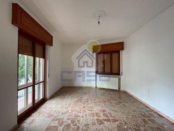 AMPIO APPARTAMENTO IN VILLA BIFAMILIARE – INGRESSO INDIPENDENTE CON GIARDINO PRIVATO