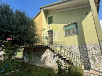 facciata-fronte-strada.jpeg