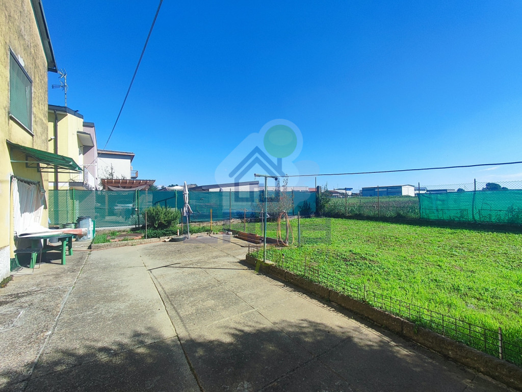 panoramica giardino1.jpg