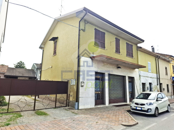 CASA AUTONOMA CON RUSTICO