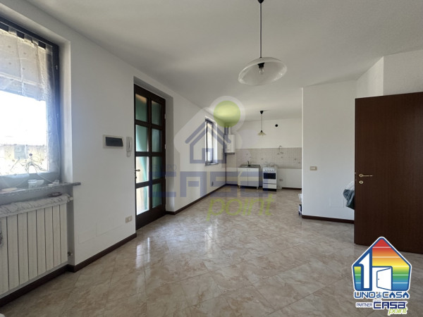 Appartamento Trilocale con posto auto coperto e giardino in vendita a Bottaiano frazione di Ricengo