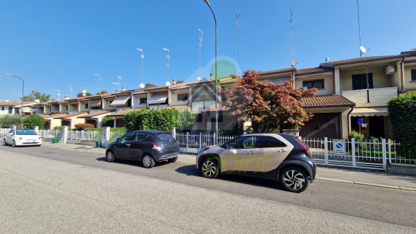 VILLETTA IN ZONA ZAIST!!! TRE LETTO, GARAGE E GIARDINO !!!