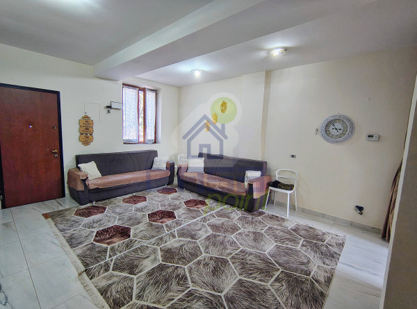 CASA DI CORTE INDIPENDENTE CON BOX