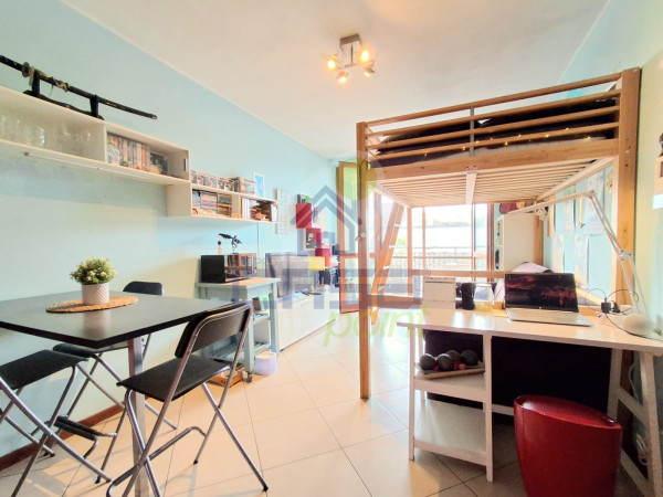 MONOLOCALE CON AMPIO TERRAZZO