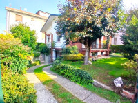 SIGNORILE VILLA INDIPENDENTE IN CENTRO A CODOGNO