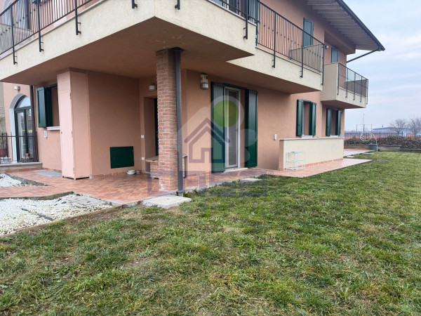 APPARTAMENTO RECENTE CON GIARDINO