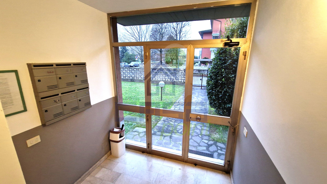 INGRESSO PALAZZINA 2