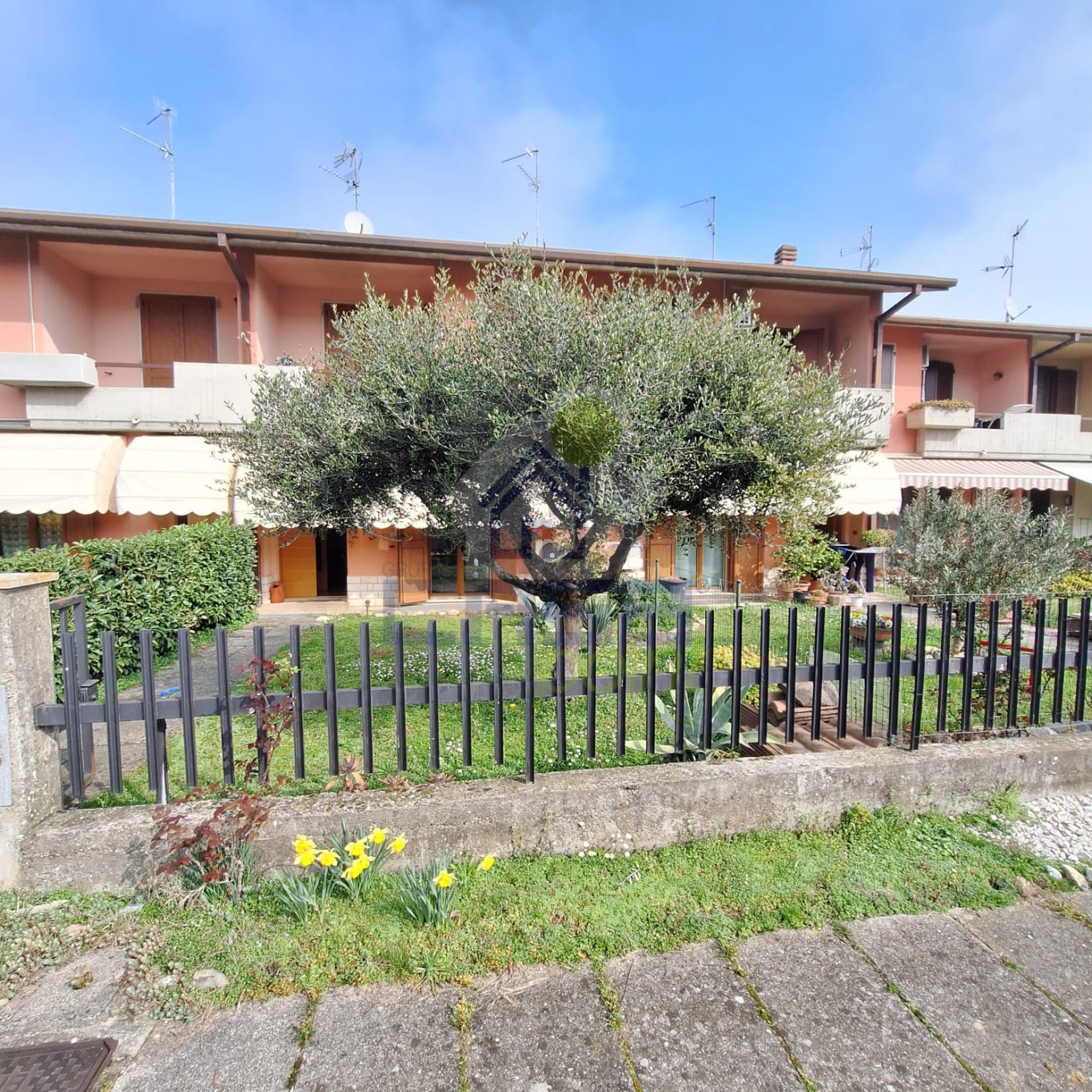 Imperdibile! Villa a schiera con giardino.