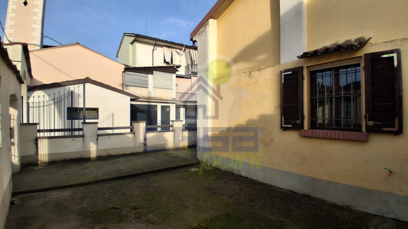 CORTILE DI PROPRIETà.jpg