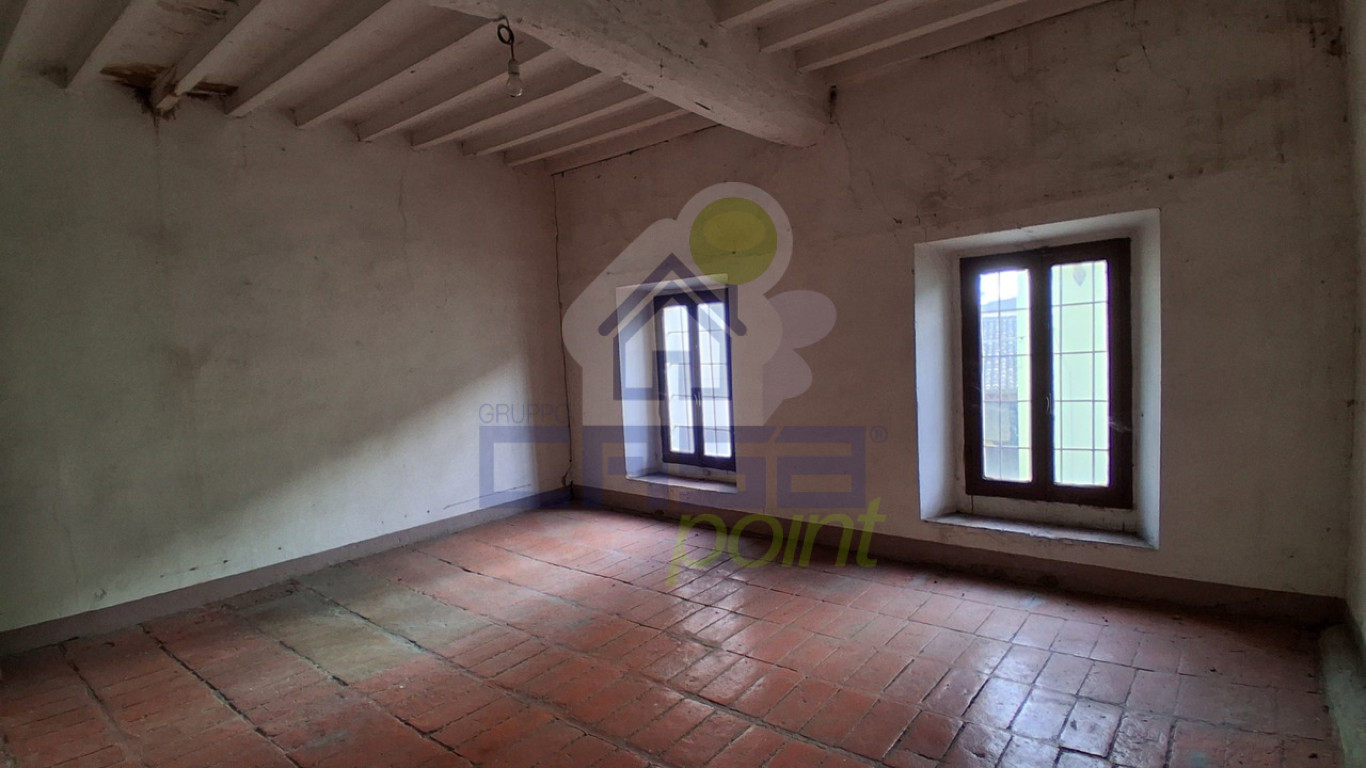 LOCALE PLURIUSO PIANO1.jpg